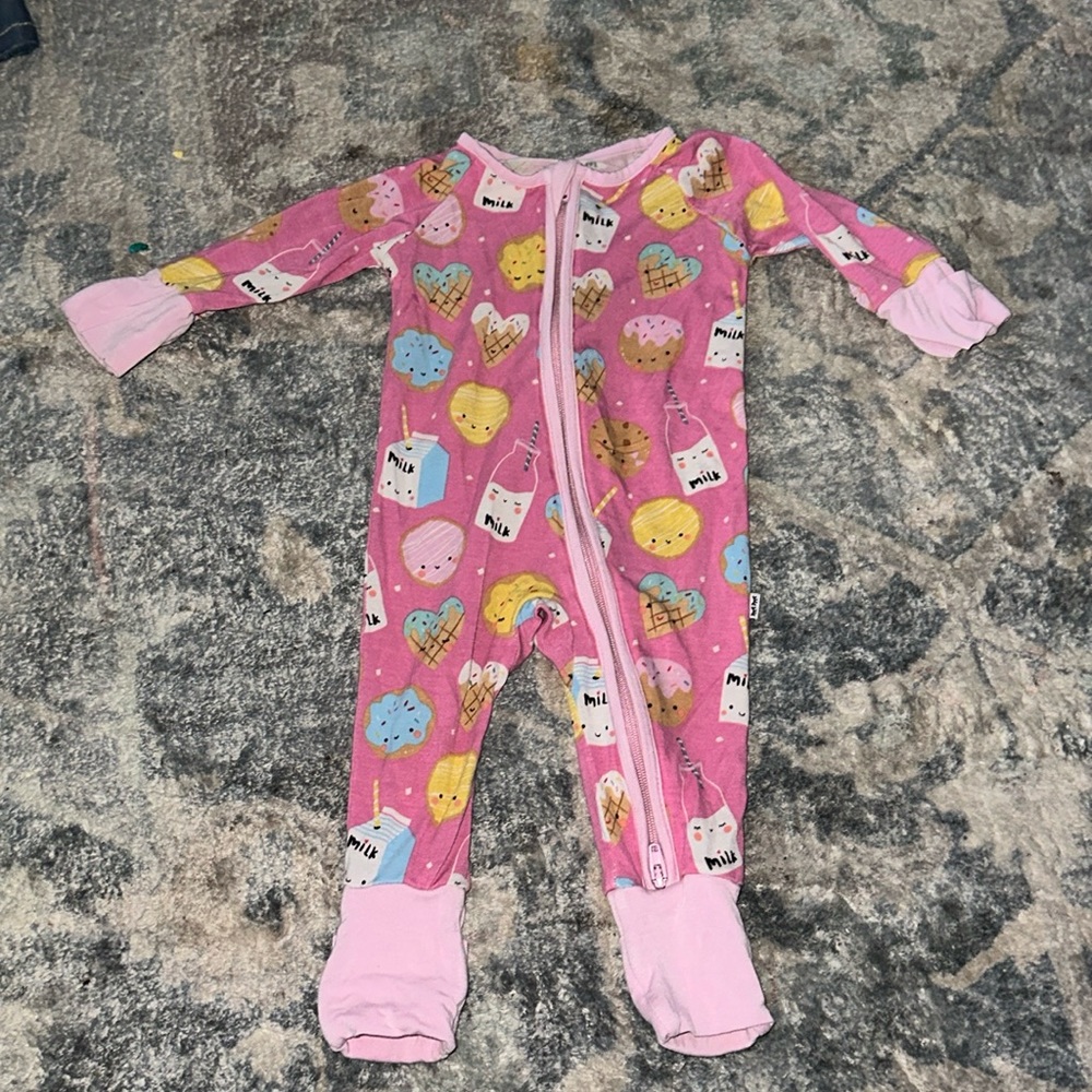 🌻reduced🌻Little sleepies milk and cookies newborn zippie